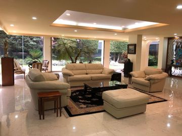 VENTA CASA EN CALLE CERRADA EN JARDINES EN LA MONTAÑA