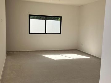VENTA - Casa en Cholul de una planta en privada