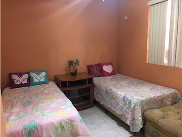 SE VENDE CASA EN EL DORAL, TUMBA MUERTO