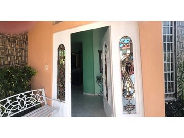 SE VENDE CASA EN EL DORAL, TUMBA MUERTO