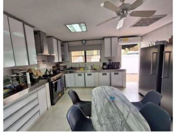 Casa en venta  Los Guayacanes-Hato Pintado (BO)