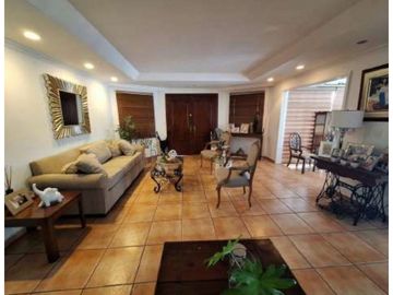 Casa en venta  Los Guayacanes-Hato Pintado (BO)