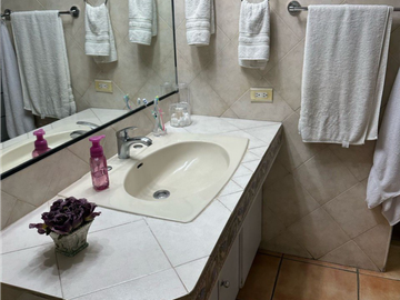 Casa en venta  Los Guayacanes-Hato Pintado (BO)