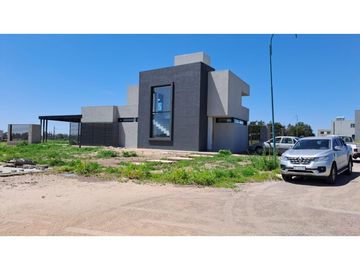VENTA CASA ALTA GRACIA SANTA LUCIA CORDOBA GRAN UBICACION