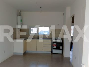 VENTA CASA EN ESQUINA 2 DORM| LA FALDA, CIPOLLETTI