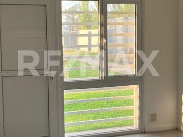 VENTA CASA EN ESQUINA 2 DORM| LA FALDA, CIPOLLETTI