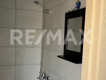 VENTA CASA EN ESQUINA 2 DORM| LA FALDA, CIPOLLETTI