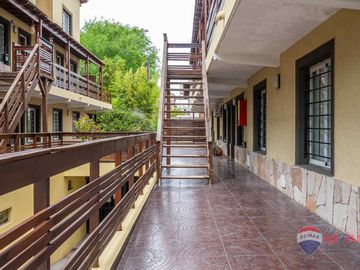 VENTA 4 AMBIENTES DUPLEX PINAMAR COCHERAS PARRILLA