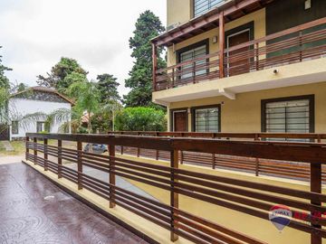 VENTA 4 AMBIENTES DUPLEX PINAMAR COCHERAS PARRILLA