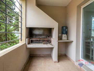 VENTA 4 AMBIENTES DUPLEX PINAMAR COCHERAS PARRILLA