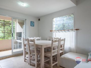 VENTA 4 AMBIENTES DUPLEX PINAMAR COCHERAS PARRILLA