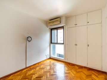 VENTA SEMI PISO 4 AMB C/COCHERA CUBIERT - RECOLETA
