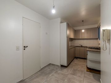VENTA SEMI PISO 4 AMB C/COCHERA CUBIERT - RECOLETA