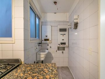 VENTA SEMI PISO 4 AMB C/COCHERA CUBIERT - RECOLETA