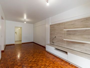 VENTA SEMI PISO 4 AMB C/COCHERA CUBIERT - RECOLETA