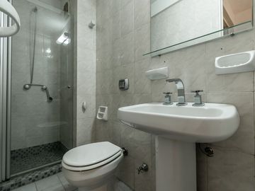 VENTA SEMI PISO 4 AMB C/COCHERA CUBIERT - RECOLETA