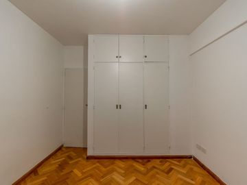 VENTA SEMI PISO 4 AMB C/COCHERA CUBIERT - RECOLETA