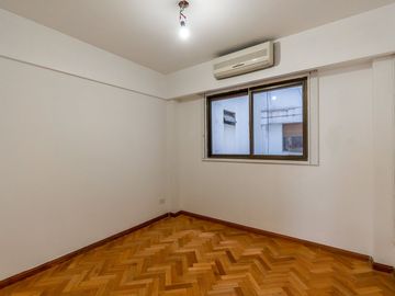 VENTA SEMI PISO 4 AMB C/COCHERA CUBIERT - RECOLETA