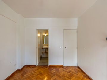 VENTA SEMI PISO 4 AMB C/COCHERA CUBIERT - RECOLETA