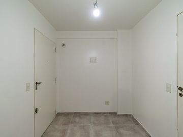 VENTA SEMI PISO 4 AMB C/COCHERA CUBIERT - RECOLETA