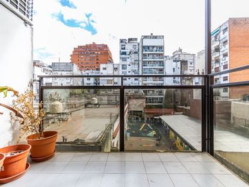 VENTA SEMI PISO 4 AMB C/COCHERA CUBIERT - RECOLETA