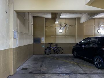 VENTA SEMI PISO 4 AMB C/COCHERA CUBIERT - RECOLETA