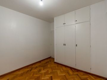 VENTA SEMI PISO 4 AMB C/COCHERA CUBIERT - RECOLETA