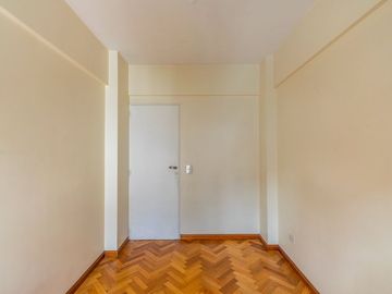 VENTA SEMI PISO 4 AMB C/COCHERA CUBIERT - RECOLETA