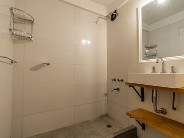 VENTA SEMI PISO 4 AMB C/COCHERA CUBIERT - RECOLETA