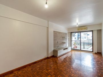 VENTA SEMI PISO 4 AMB C/COCHERA CUBIERT - RECOLETA