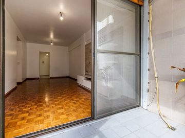 VENTA SEMI PISO 4 AMB C/COCHERA CUBIERT - RECOLETA