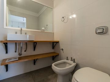 VENTA SEMI PISO 4 AMB C/COCHERA CUBIERT - RECOLETA