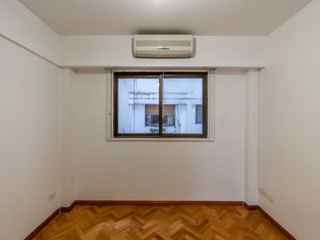 VENTA SEMI PISO 4 AMB C/COCHERA CUBIERT - RECOLETA