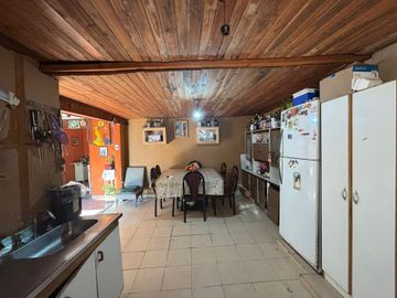 OPORTUNIDAD A REFACCIONAR EN B° SGTO CABRAL
