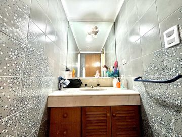 VENTA DEPARTAMENTO 5 AMB C/BALCON Y COCHERA FIJA