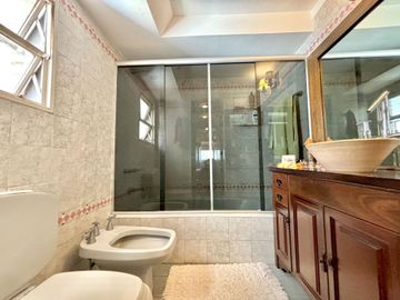 VENTA DEPARTAMENTO 5 AMB C/BALCON Y COCHERA FIJA