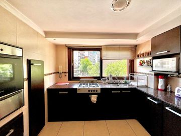 VENTA DEPARTAMENTO 5 AMB C/BALCON Y COCHERA FIJA
