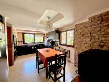 VENTA DEPARTAMENTO 5 AMB C/BALCON Y COCHERA FIJA