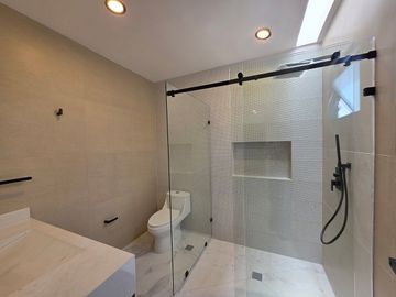 Casa en VENTA en PUNTA TIBURON