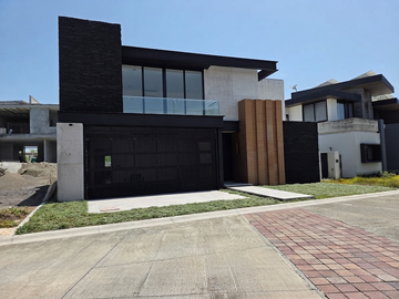 Casa en VENTA en PUNTA TIBURON