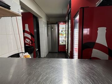 Local Comercial en Venta en Restaurante Con Patente De Alcoholes C Diurno y Nocturno