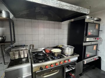 Local Comercial en Venta en Restaurante Con Patente De Alcoholes C Diurno y Nocturno