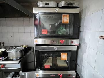 Local Comercial en Venta en Restaurante Con Patente De Alcoholes C Diurno y Nocturno