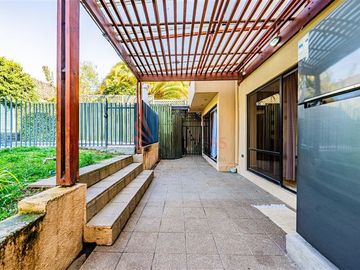 Casa en Venta en Cam. El Alba / Bulnes Correa - Estupenda y Cómoda Casa Remodelada