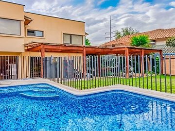 Casa en Venta en Cam. El Alba / Bulnes Correa - Estupenda y Cómoda Casa Remodelada