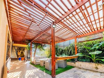Casa en Venta en Cam. El Alba / Bulnes Correa - Estupenda y Cómoda Casa Remodelada