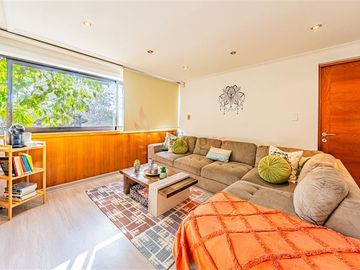 Casa en Venta en Cam. El Alba / Bulnes Correa - Estupenda y Cómoda Casa Remodelada