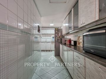 Venta de Gran casa en La Reina, cercana al colegio Andree