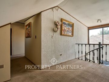 Venta de Gran casa en La Reina, cercana al colegio Andree