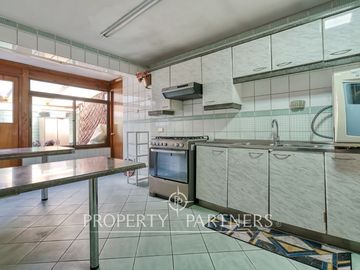 Venta de Gran casa en La Reina, cercana al colegio Andree